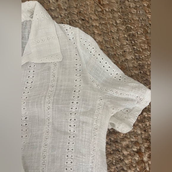 Cute white cover up top - Picture 4 of 6